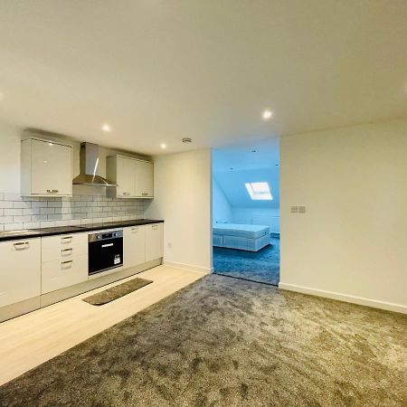 Layrek London 1 Bedroom Flat ภายนอก รูปภาพ